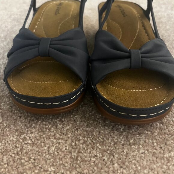 NWOT Easy Street Women's Jupiter Comfort Buckle Slingback Sandals navy size 8.5 - Picture 4 of 6